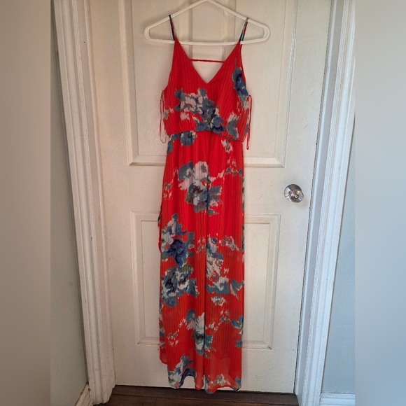 Pleated Waterfall Slit Maxi Dress - Picture 6 of 8